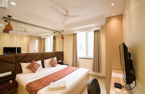 Pitampura Hotel | Hotel Leo Saffron