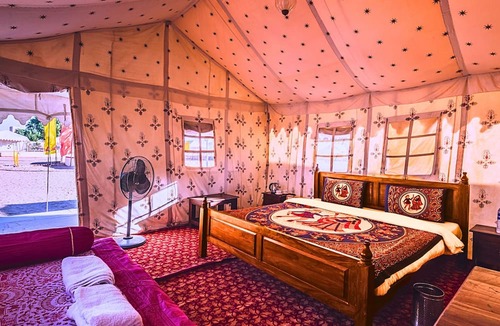 Kanoi Hotel | Royal Pavilion Camps