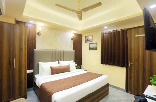 Sector 62 Hotel | Mehak Palace