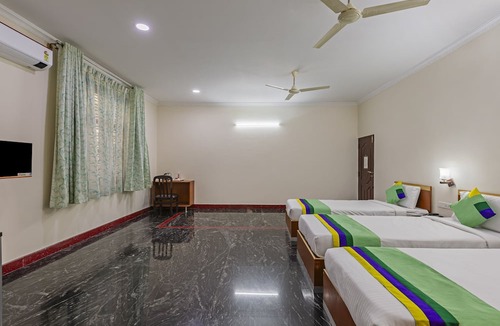 Panduranga Nagar Hotel | Treebo Akshaya Residency
