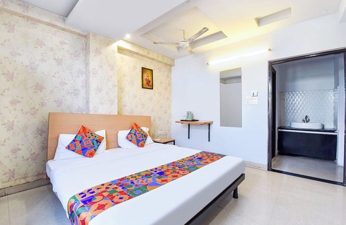 Durgapura Hotel | FabHotel Rushank Palace - Near Jawahar Circle, World Trade Park