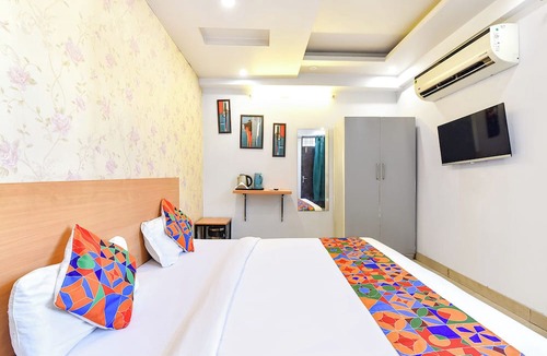 Durgapura Hotel | FabHotel Rushank Palace - Near Jawahar Circle, World Trade Park