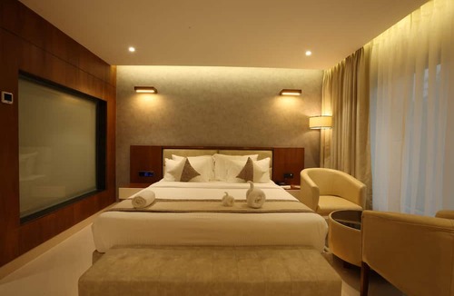 Hampankatta Hotel | Royal Plaza Suites by RAK Rooms