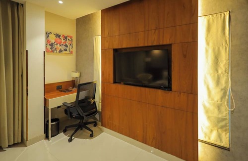 Hampankatta Hotel | Royal Plaza Suites by RAK Rooms