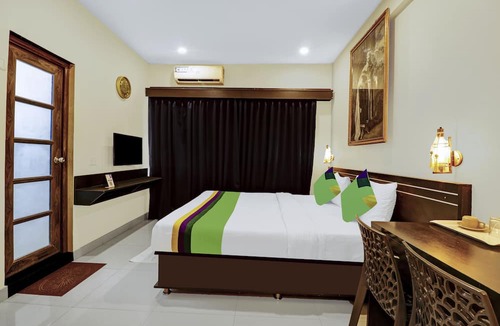 Domlur Hotel | Treebo Blueberry Inn