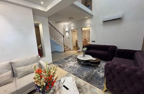 Toli Chowki House | Luxuryhouse-3br-free Car & Driver-balcony-wifi