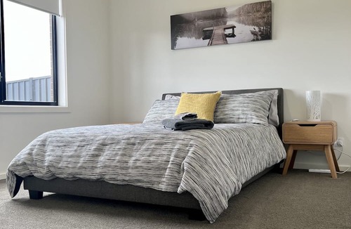 Strathfieldsaye House | New, modern & spacious in a perfect quiet location only 10 minutes from the city