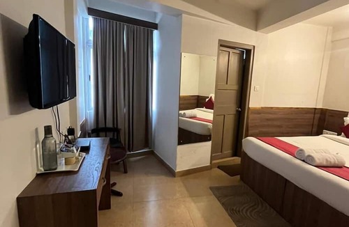 Police Bazar Hotel | Hotel Indiana