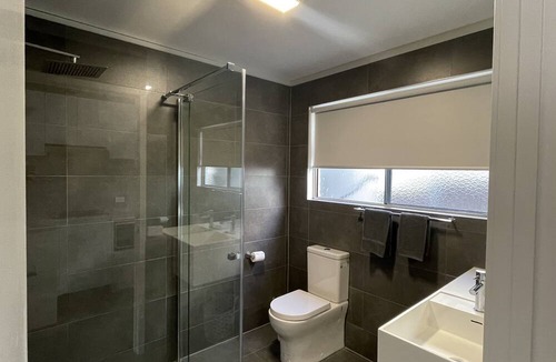 Apollo Bay Hotel | Coastal Motel