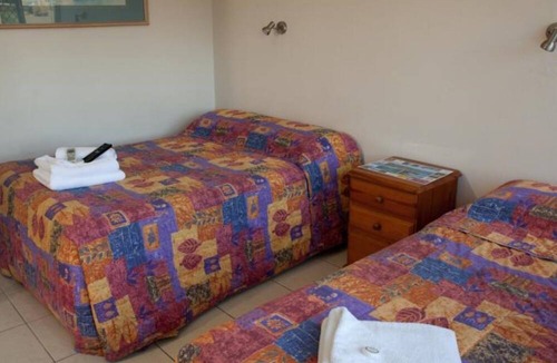 North Ward Hotel | Strand Motel