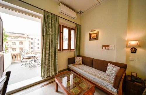 Pink City Hotel | Arya Niwas