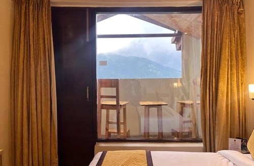 Shimla Hotel | The Jungle Mountain Retreat