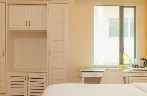 Barakhamba Hotel | Bloom Boutique - Connaught Place Area