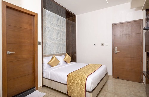 Domlur Hotel | Fabhotel The Leela Park
