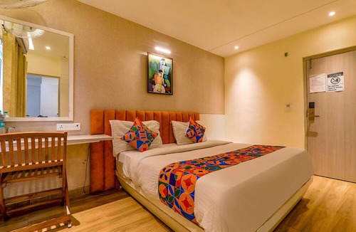Alambagh Hotel | FabHotel Geetraj Palace