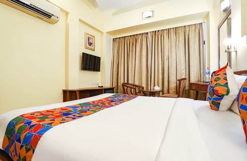 Khar Hotel | Fabhotel Shubhangan