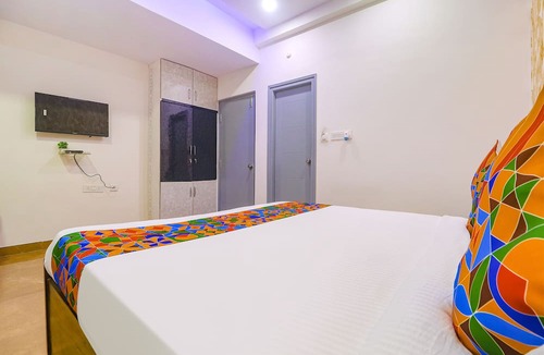 Shaikpet Hotel | FabExpress The Dream Elite