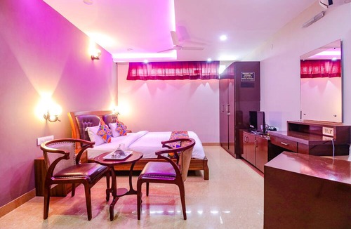 Pulikeshi Nagar Hotel | Fabhotel The Turning Point