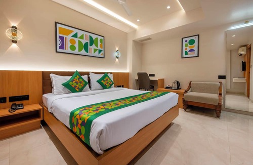 Thaltej Hotel | Treebo Shree Krishna Palace