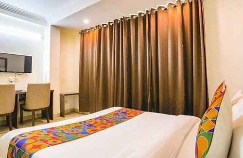 Chittaranjan Hotel | Via The Grand Bella