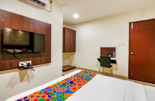 Vijaya Bank Layout Hotel | Fabexpress Sri Sai Suites