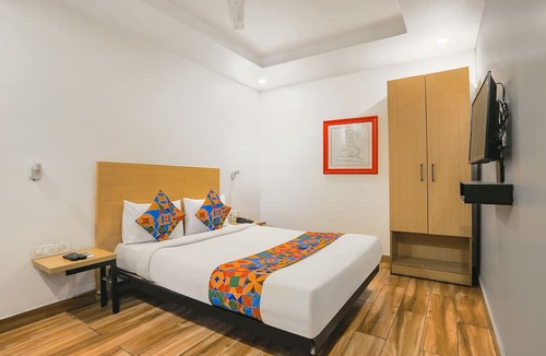 New Delhi Hotel | FabHotel PP Residency