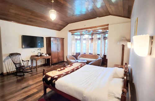 Darjeeling Hotel | Ivanhoe Hotel A Heritage Property