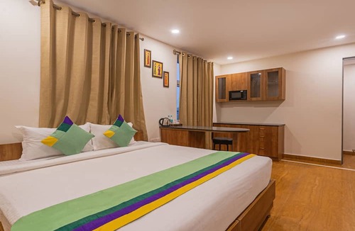 Gachibowli Hotel | Treebo Purva Crest, Gachibowli DLF