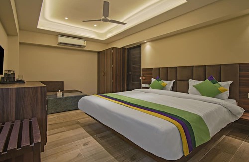 Malviya Nagar Hotel | Treebo Pink City Grand