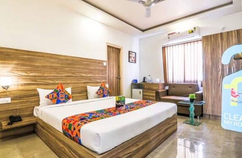 Pulikeshi Nagar Hotel | Fabhotel Vista Suites