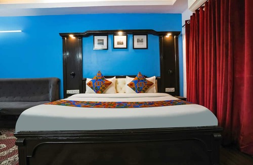 Safdarjung Enclave Hotel | FabHotel Veetara
