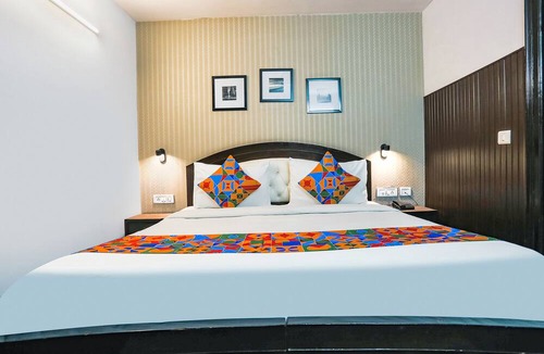 Safdarjung Enclave Hotel | FabHotel Veetara