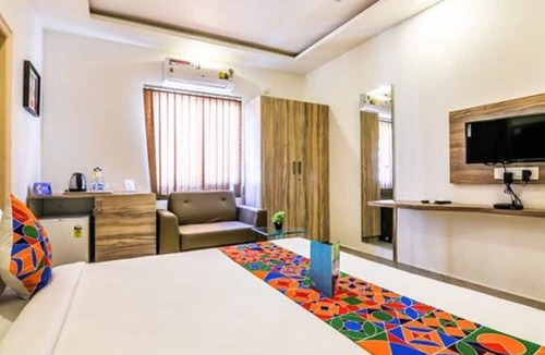 Pulikeshi Nagar Hotel | Fabhotel Vs Suites & Inn