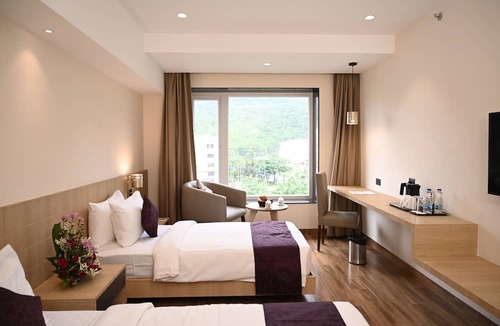 Sualkuchi Hotel | Sachika Hotels Guwahati (Pure Veg)