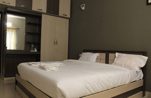 Madurai Hotel | Viswa Residency by Azalea