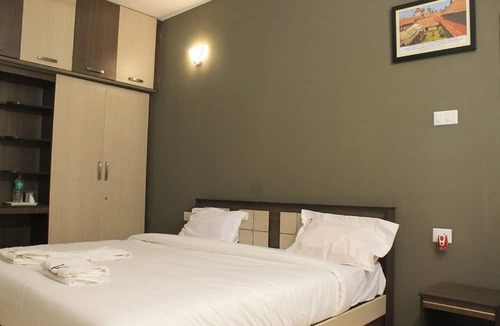 Madurai Hotel | Viswa Residency by Azalea