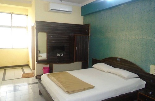 Mandya Hotel | Sai Residency