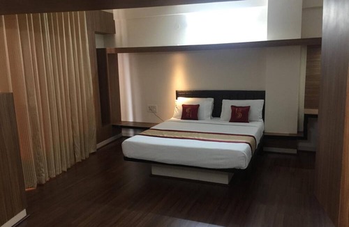 Yeshwanthpur Hotel | Grand Bee Hotel