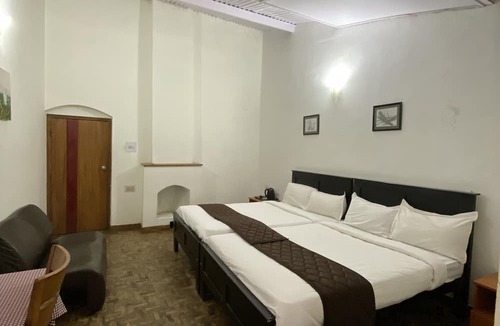 Ooty Hotel | I - India