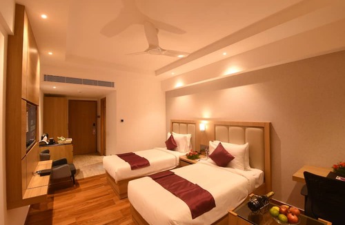 Mysore Hotel | Emerald Clarks Inn Suite