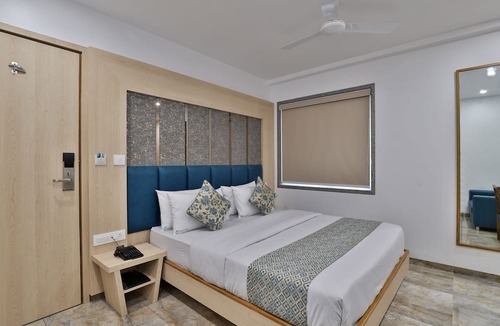 Surat Hotel | 7 Orbit Hotel Surat