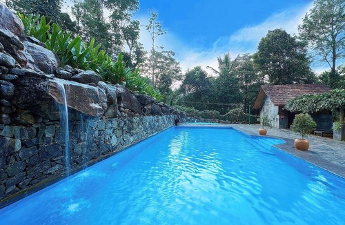Vellamunda Hotel | Banasura Hill Resort