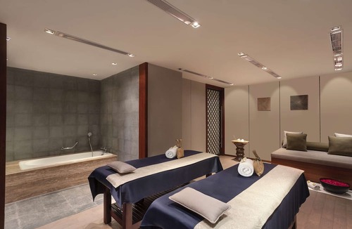 Embassy Golf Links Business Park Hotel | Hilton Bangalore Embassy GolfLinks