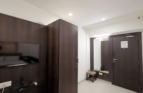 Surat Hotel | HOTEL SHAGUN ROOMS & BANQUET Surat