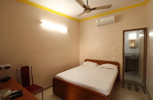 Gopalapuram Hotel | Sibi Lodge