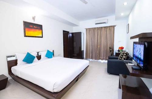 Domlur Hotel | Sanctum Suites Domlur Bangalore
