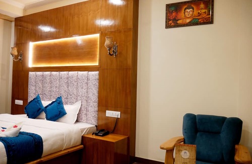 New Manali Hotel | New Ambika International