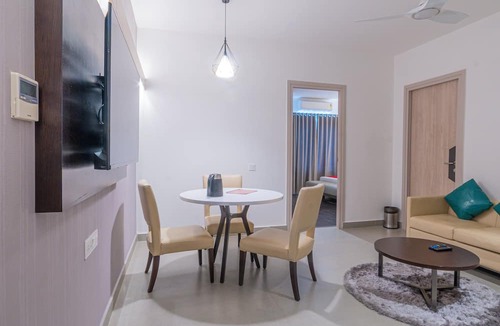 Gachibowli Hotel | Deccan Serai Grande Gachibowli