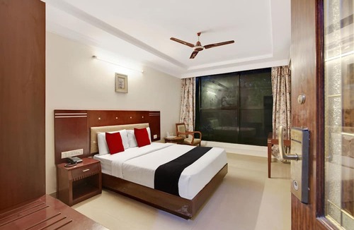 Jayanagar Hotel | Capital O 11148 Amethyst Business Hotel