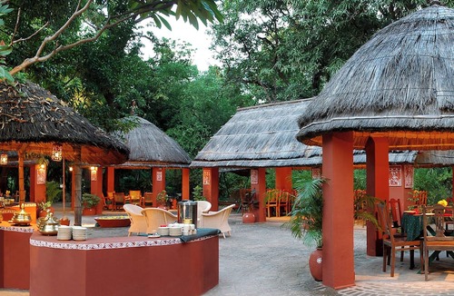 Desuri Hotel | WelcomHeritage Maharani Bagh Orchard Retreat